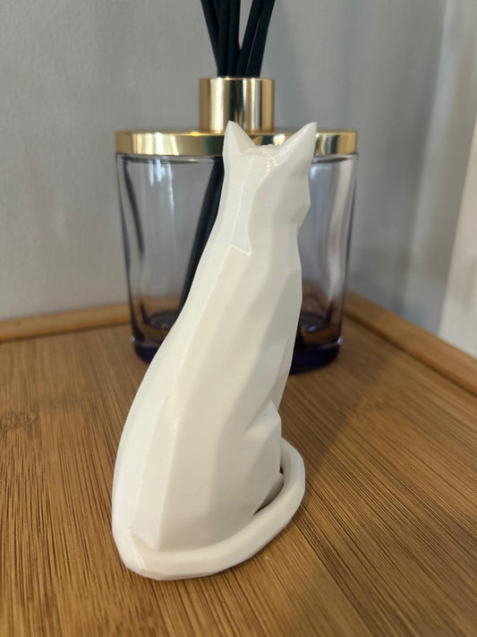 3D Printed Geometric Cat Figurine | Minimalist Low-Poly Sculpture, Modern Home Décor Ornament