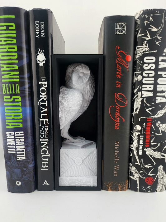 Hedwig Book Nook I Book display