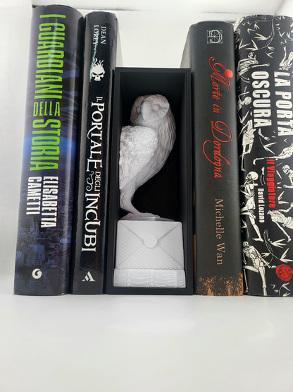 Hedwig Book Nook I Book display