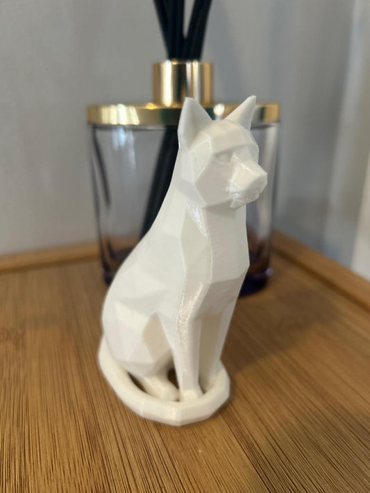 3D Printed Geometric Cat Figurine | Minimalist Low-Poly Sculpture, Modern Home Décor Ornament